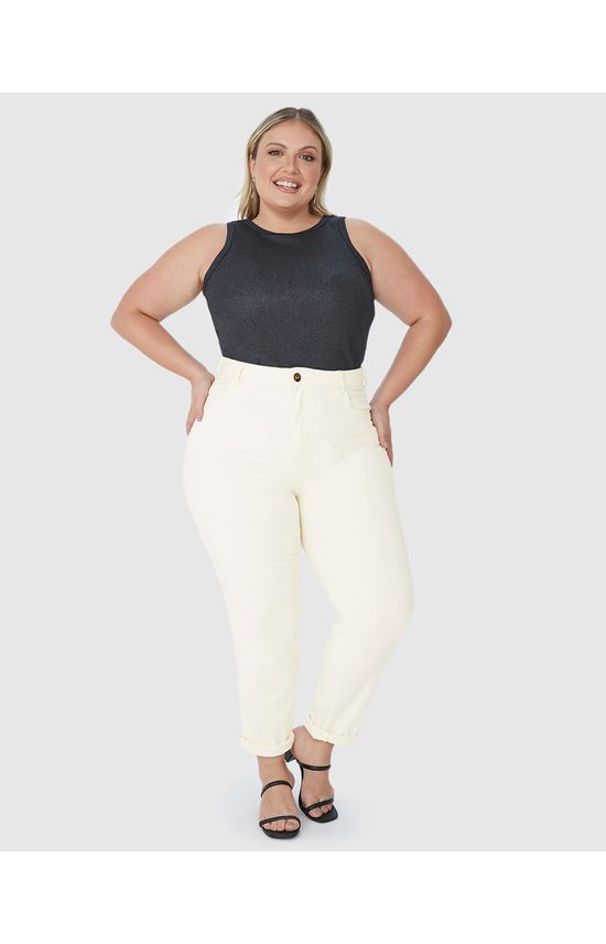 Calça Feminina Plus Size Mom Cintura Alta Em Sarja Com Elastano