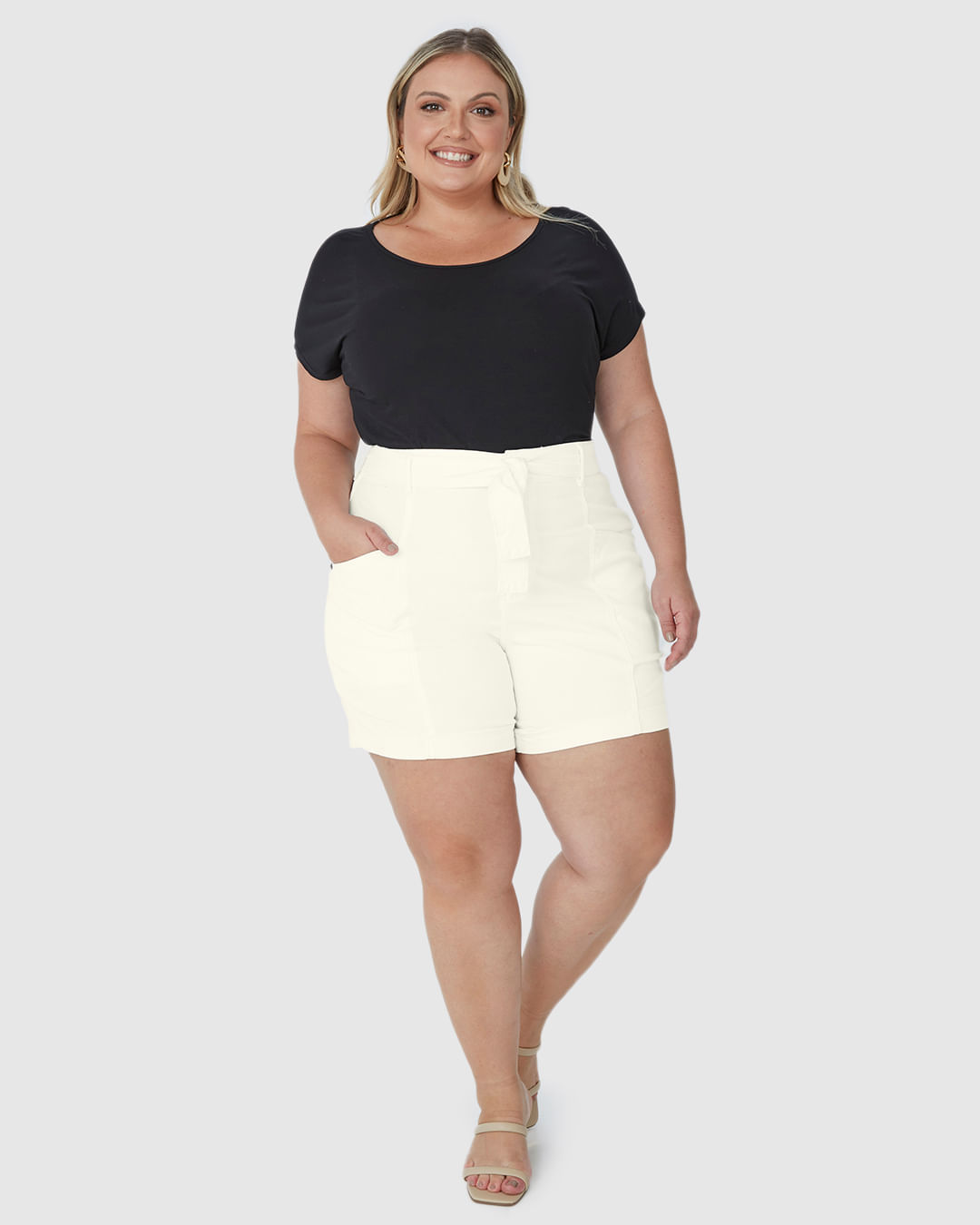 Bermuda Feminina Plus Size Mom Com Cinto Em Sarja Com Elastano - Imagem 16
