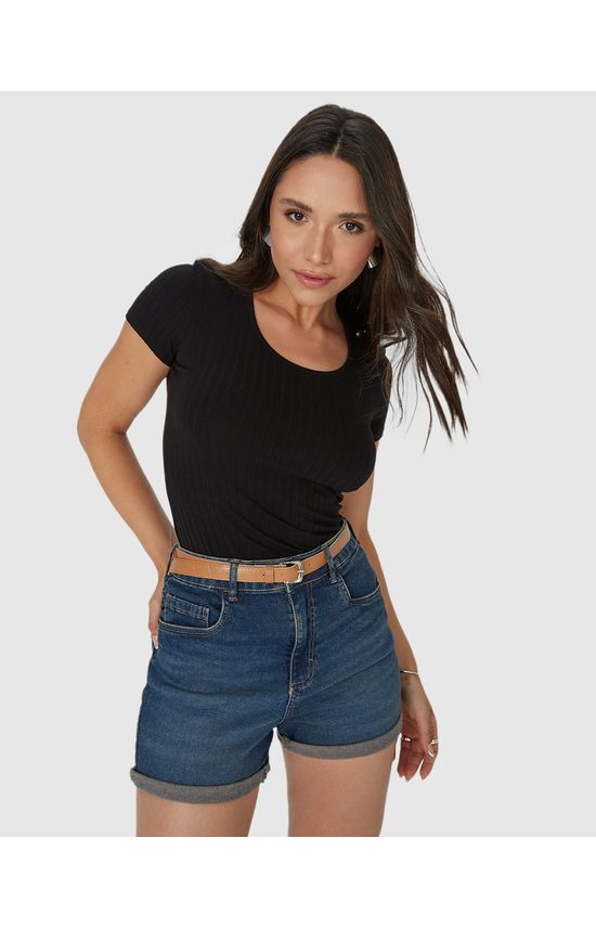 Bermuda Feminina Boyfriend Com Cinto Em Jeans Elastano