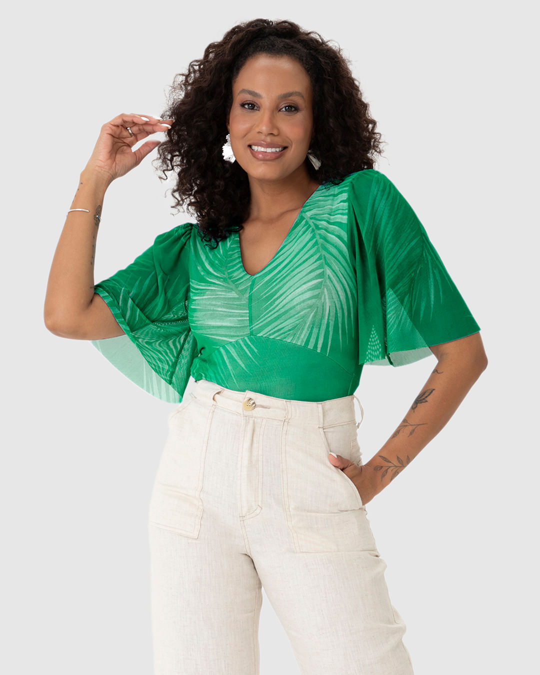 Blusa Cropped Feminina Estampada Decote V em Tule Stretch