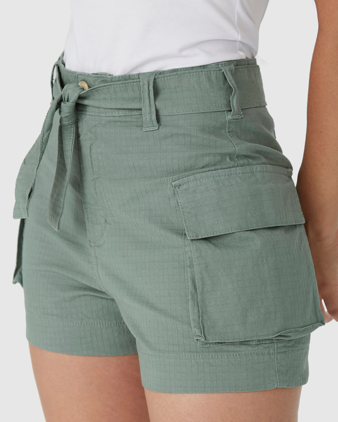 Shorts Feminino Mom Com Bolso Cargo Em Sarja Stretch Texturizada - Imagem 28