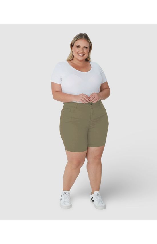 Bermuda Feminina Plus Size Comfort Cintura Média Em Sarja Com Elastano