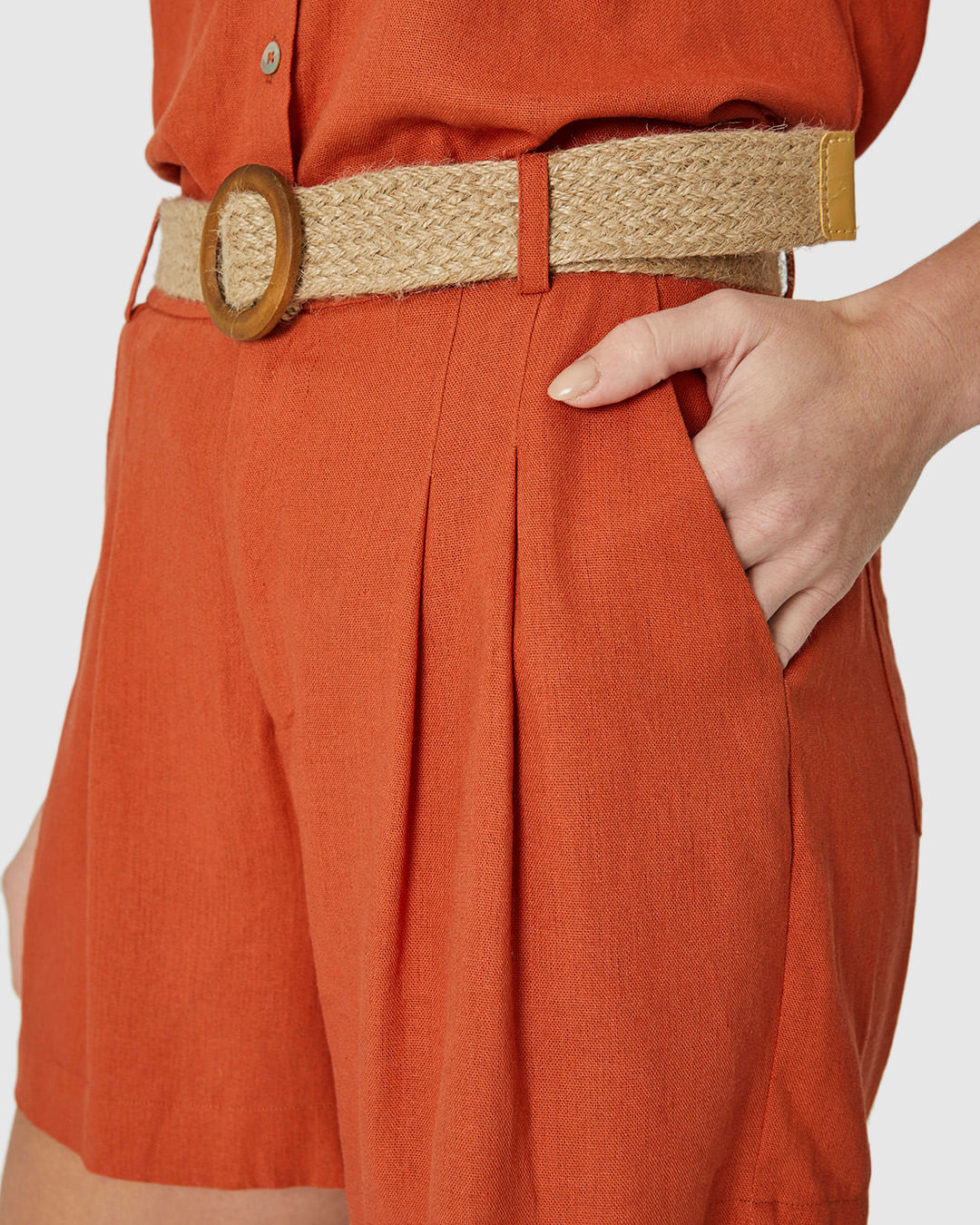 Shorts Alfaiataria Feminino Com Cinto Em Viscolinho - Imagem 8