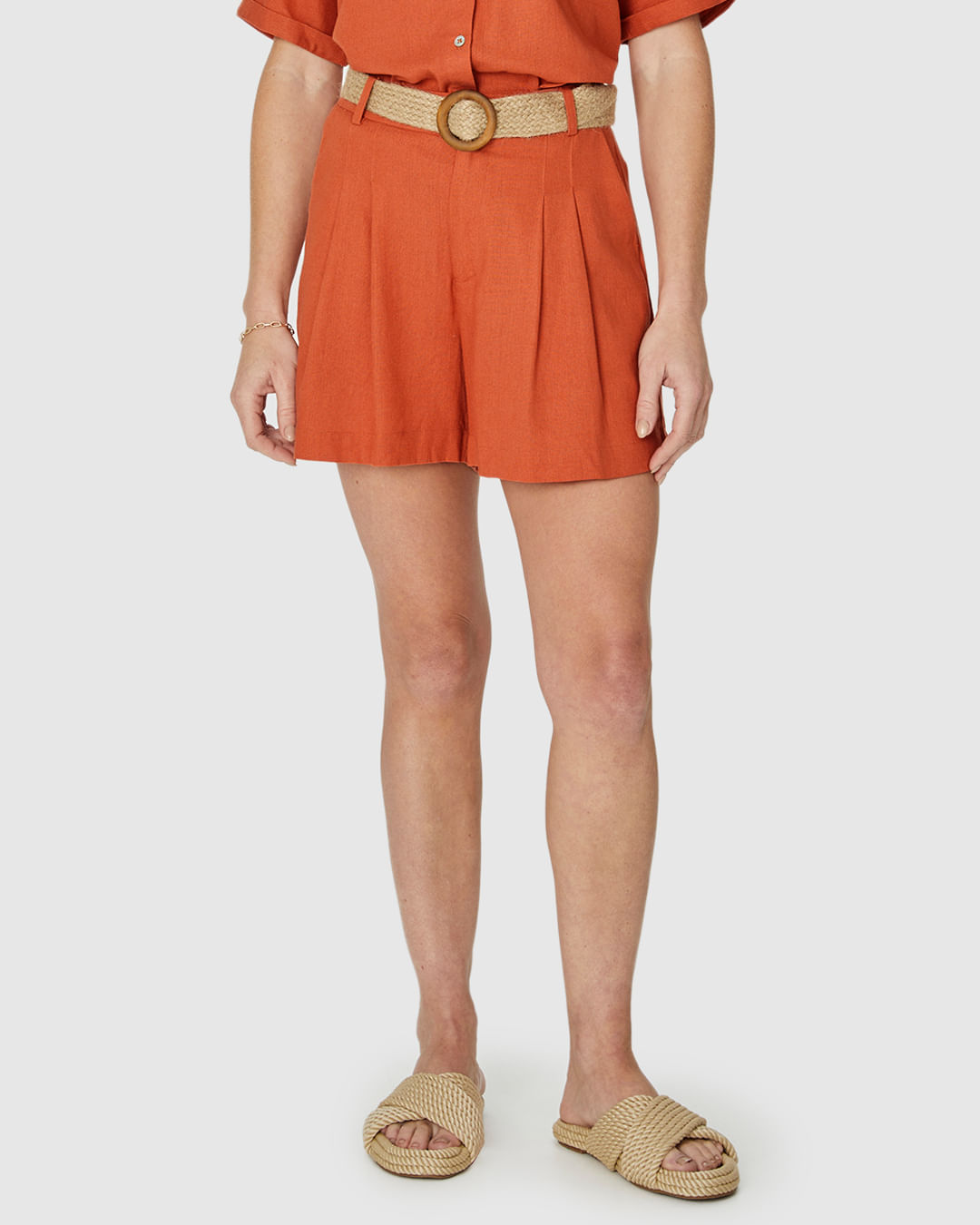 Shorts Alfaiataria Feminino Com Cinto Em Viscolinho - Imagem 14