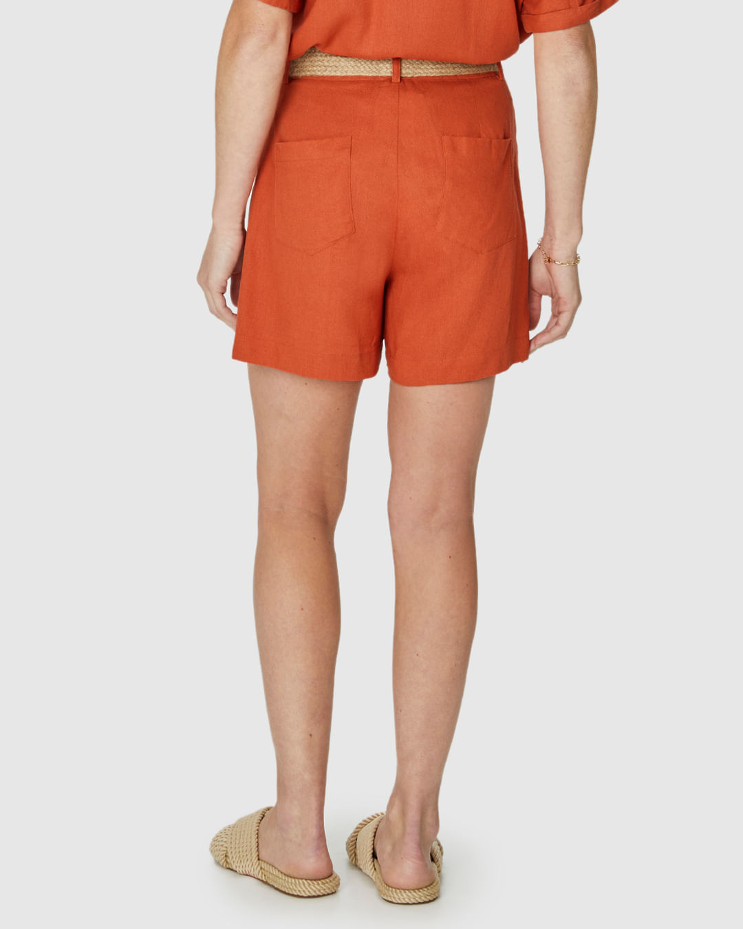 Shorts Alfaiataria Feminino Com Cinto Em Viscolinho - Imagem 5