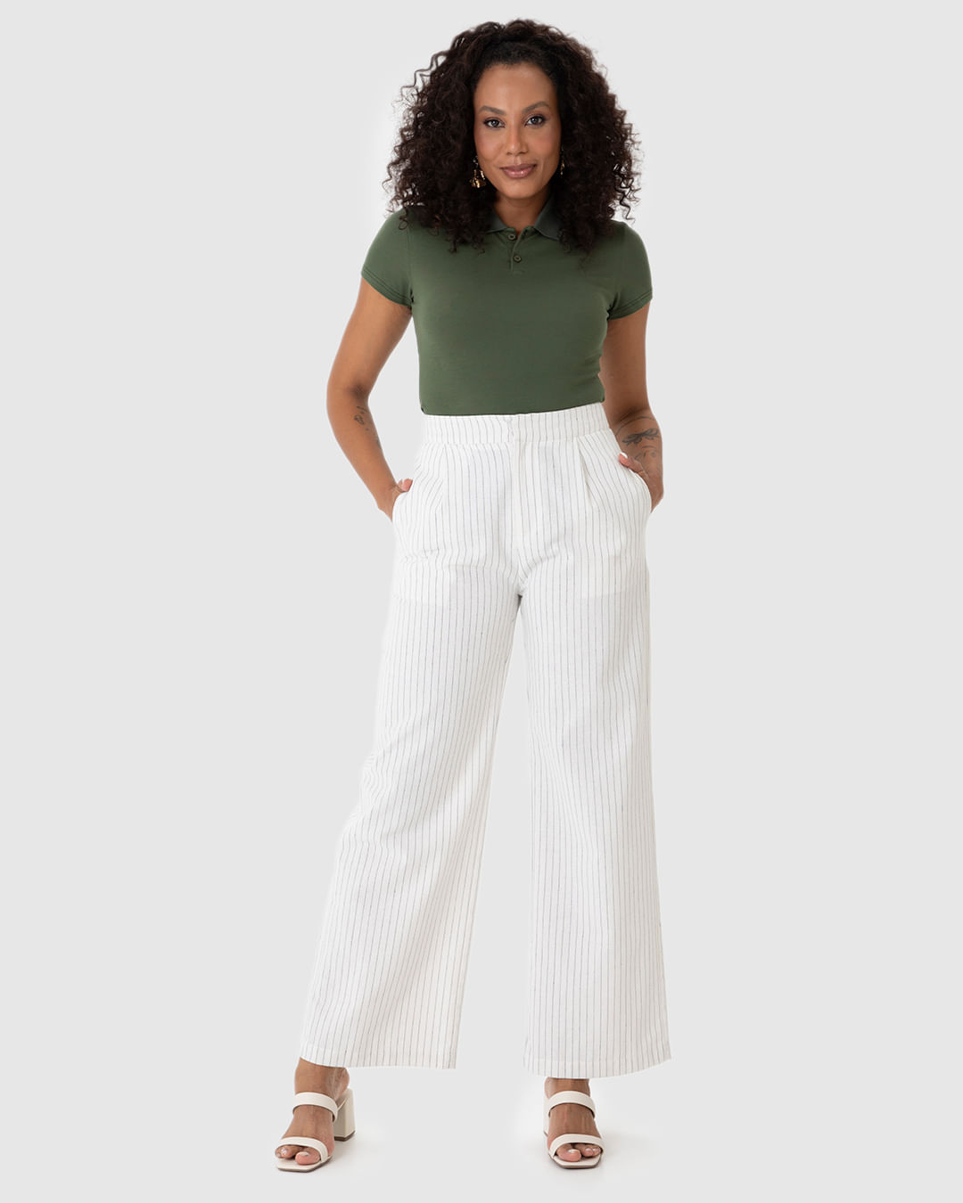 Calça Alfaiataria Feminina Com Bolso Embutido Em Viscolinho