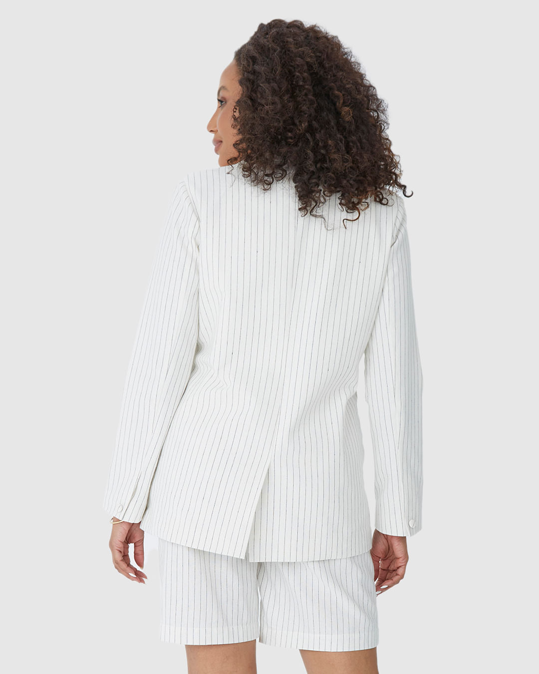 Blazer Feminino Com Bolso Frontal Em Viscolinho - Imagem 15