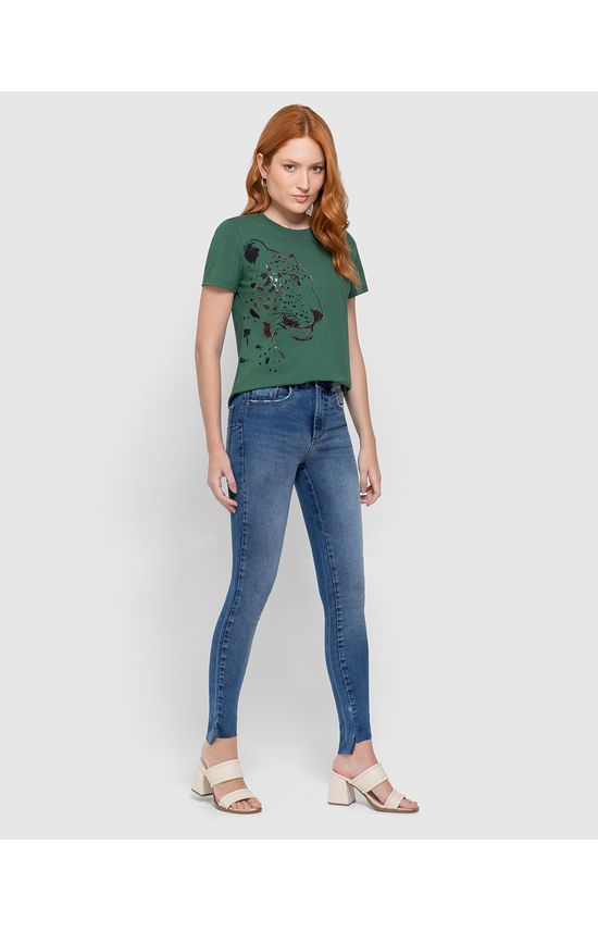 T-Shirt Feminina Slim Estampa Resinada Em Algodão - ENFIM