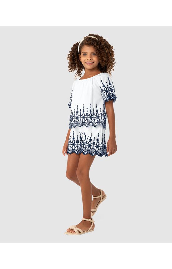 Conjunto Menina Blusa E Shorts Em Tecido Com Bordado - Carinhoso