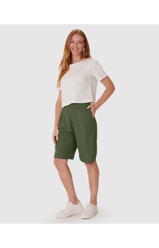 Bermuda Alfaiataria Feminina Com Bolso Em Viscolinho