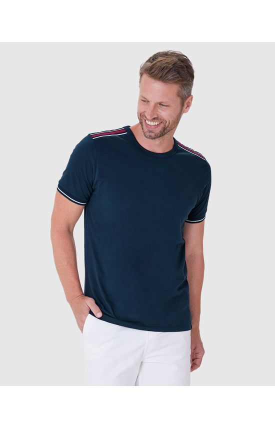 Camiseta Masculina Com Detalhe Retilínea Em Algodão