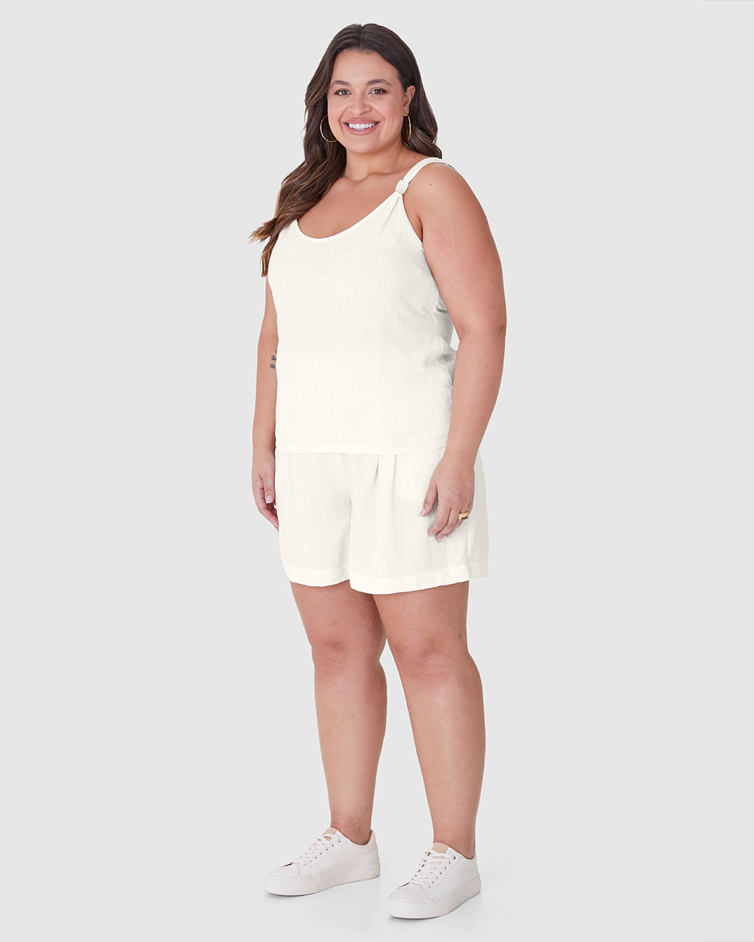Regata Feminina Plus Size Alça Com Ornamento Em Viscolinho Texturizado - Imagem 7