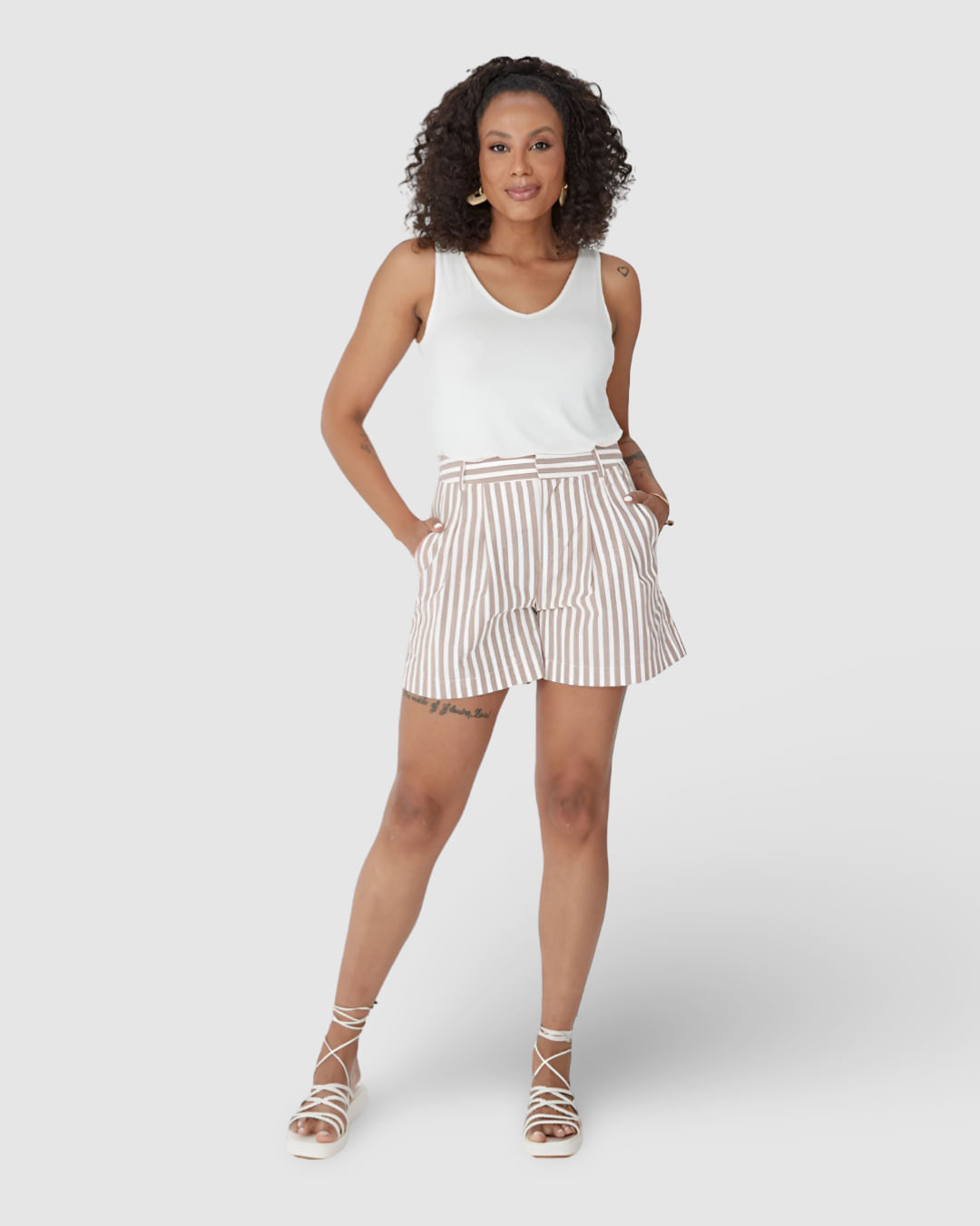 Shorts Feminino Listrado Bolso Lateral Em Algodão - Imagem 7