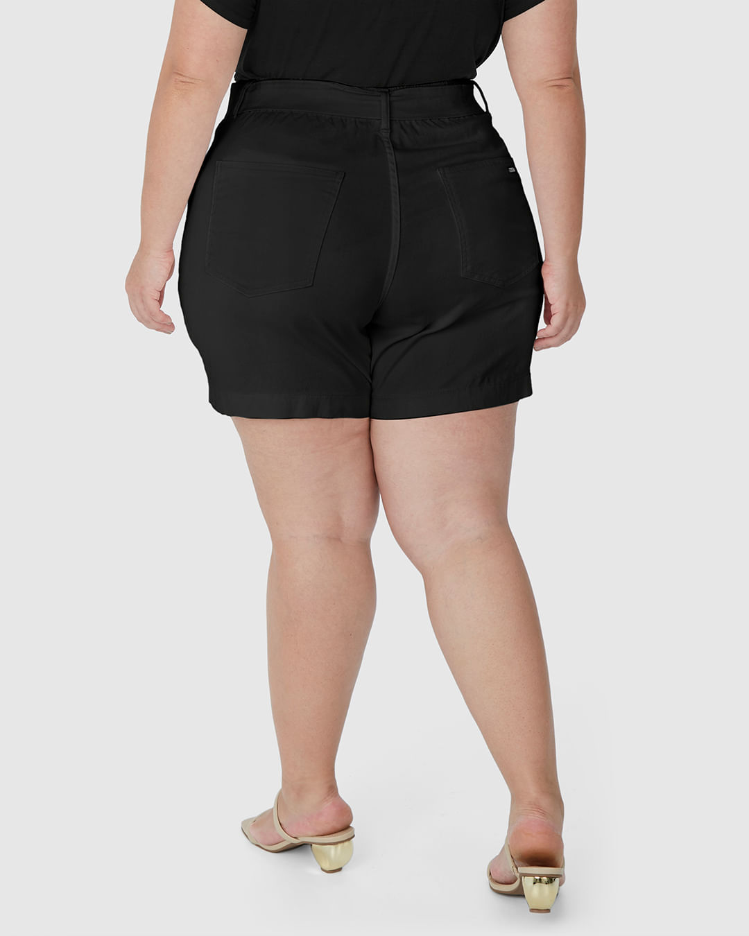Bermuda Feminina Plus Size Mom Com Cinto Em Sarja Com Elastano - Imagem 30