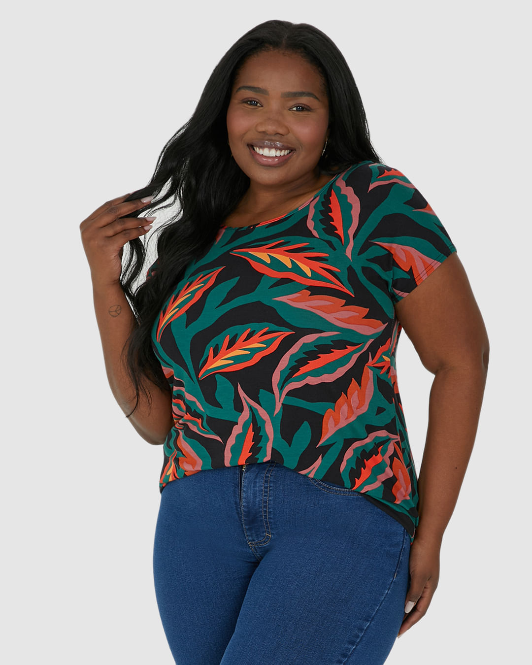 Blusa Feminina Plus Size Folhagem Cava Japonesa em Viscose Stretch