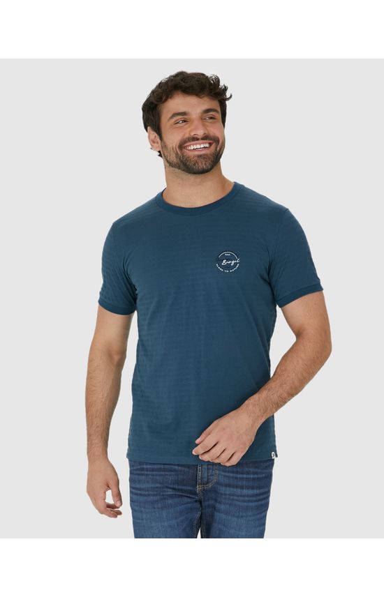 Camiseta Masculina Estampa Peitoral E Abertura Lateral Em Malha Listrada
