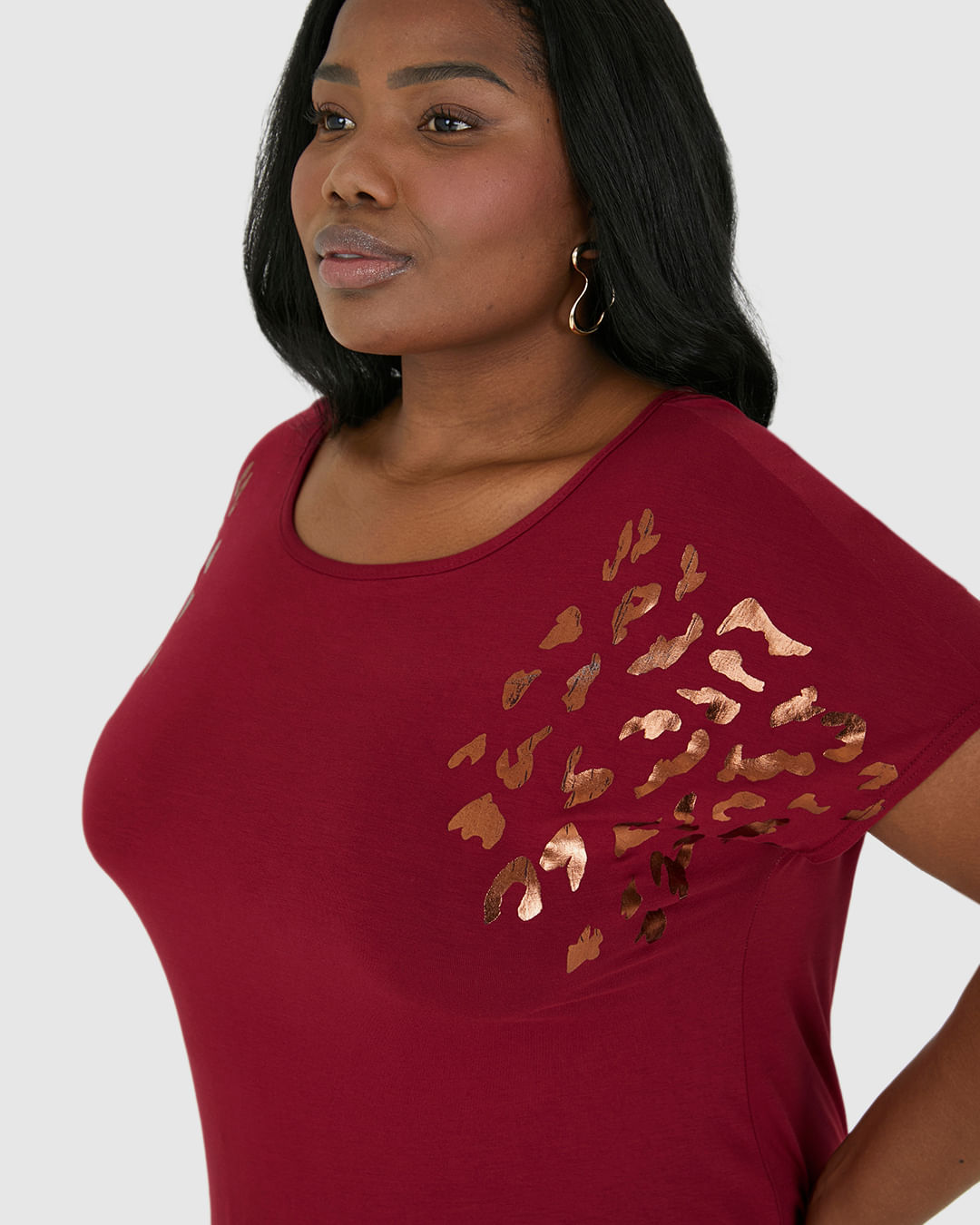 Camiseta Feminina Plus Size Estampa Metalizada Em Viscose Stretch - Imagem 3