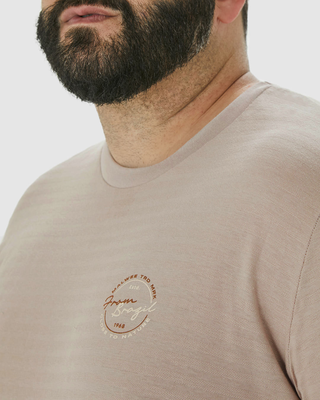 Camiseta Masculina Plus Size Estampa Peitoral Em Malha Listrada - Imagem 8