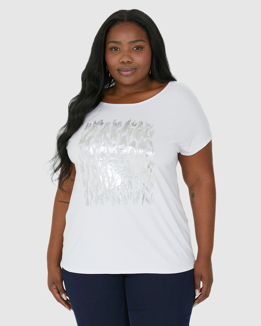 Camiseta Feminina Plus Size Estampa Metalizada Em Viscose Stretch - Imagem 14
