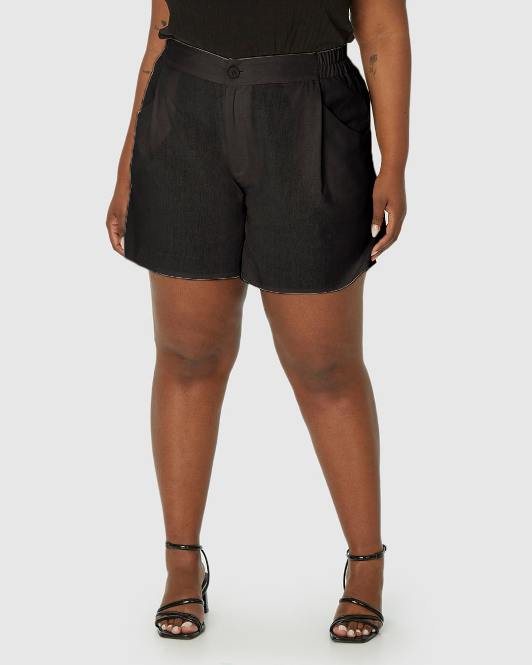 Bermuda Feminina Plus Size Reta Em Viscolinho - Imagem 4