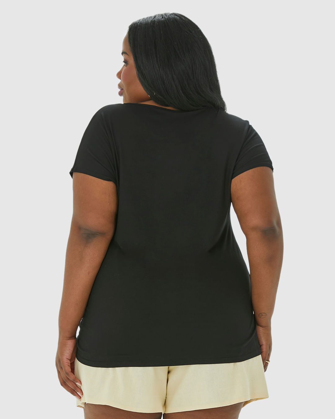 Camiseta Feminina Plus Size Estampa Metalizada Em Viscose Stretch - Imagem 15
