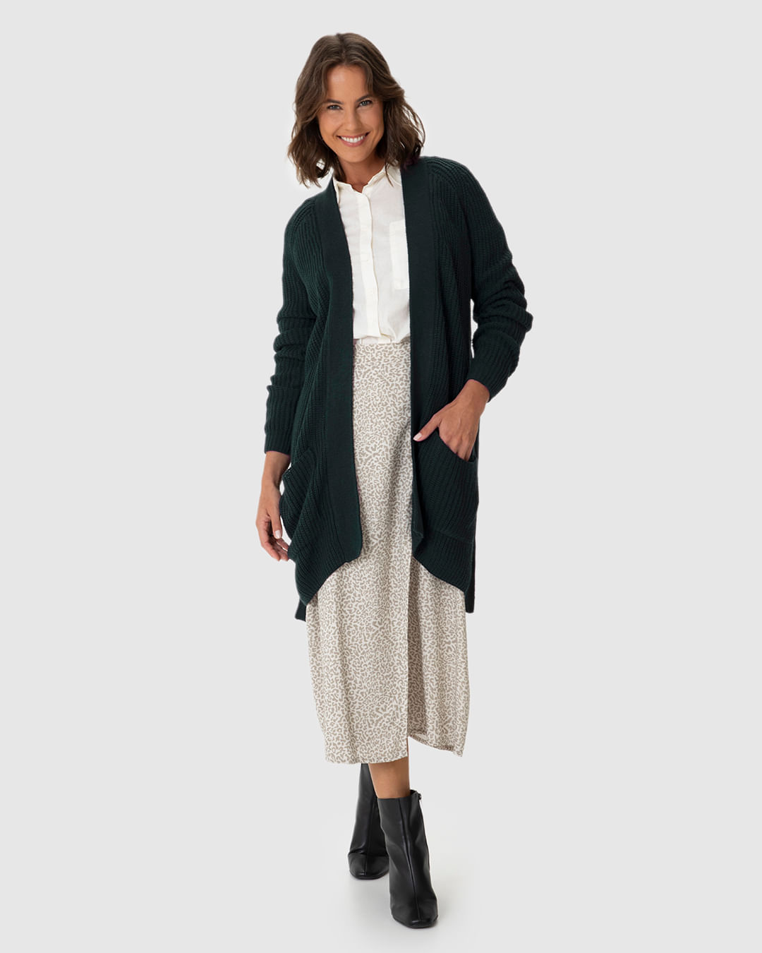 Cardigan Feminino Transpassado Com Cinto Em Tricô - Imagem 16