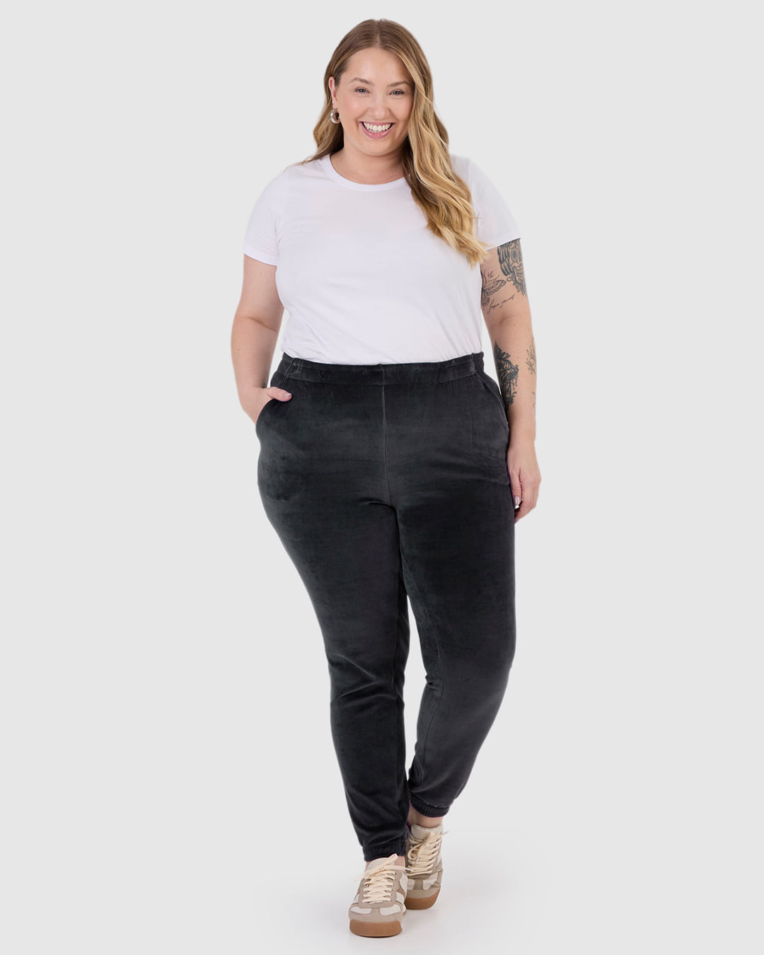 Calça Jogger Feminina Plus Size em Malha Plush