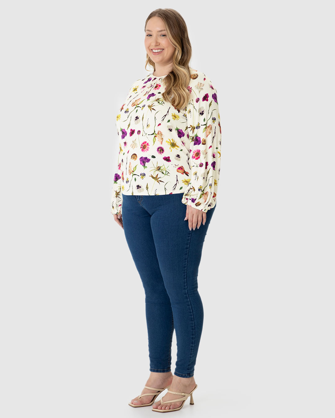 Blusa Feminina Plus Size Decote Detalhe Vazado Em Malha Viscolinho Stretch - Imagem 22