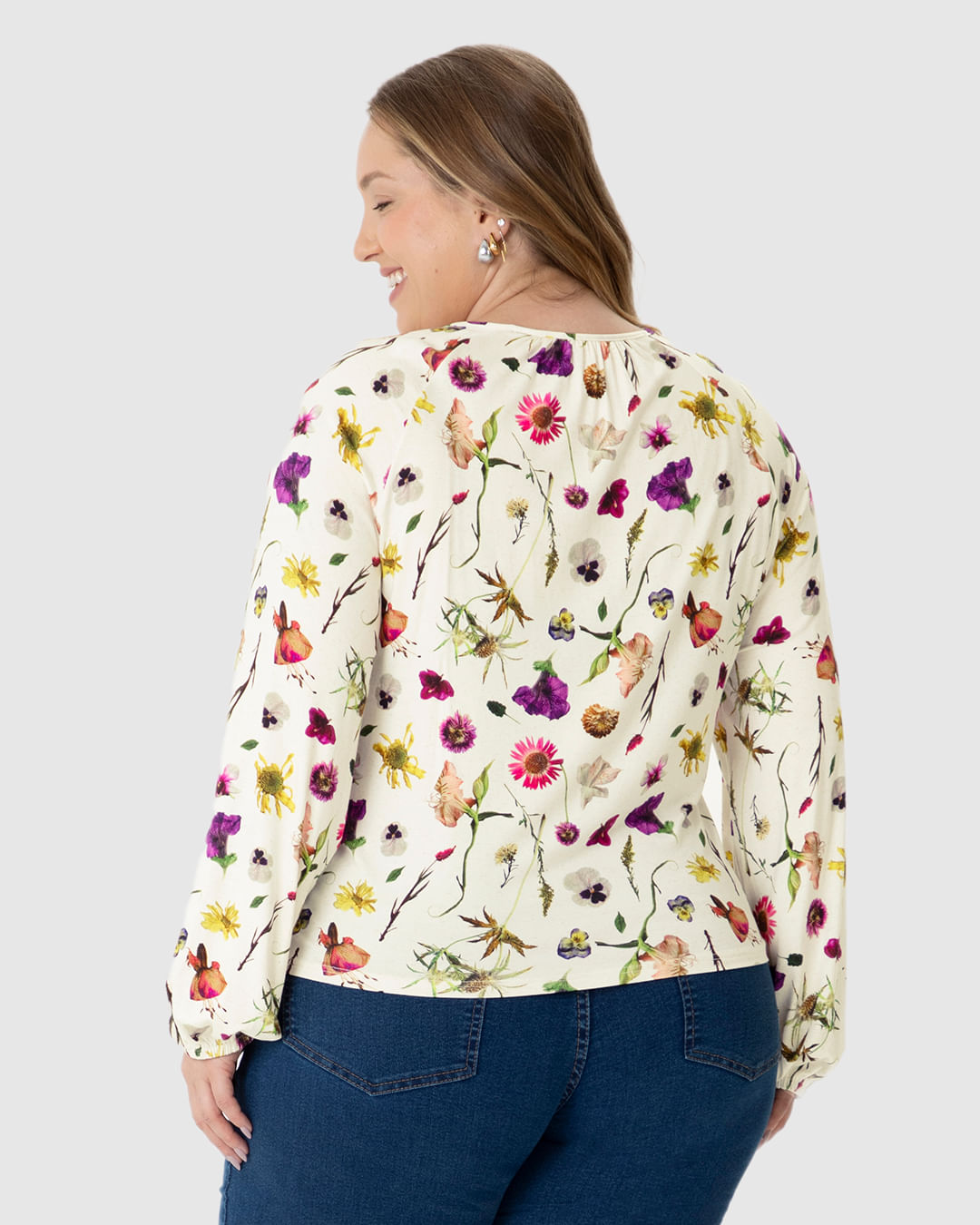Blusa Feminina Plus Size Decote Detalhe Vazado Em Malha Viscolinho Stretch - Imagem 25