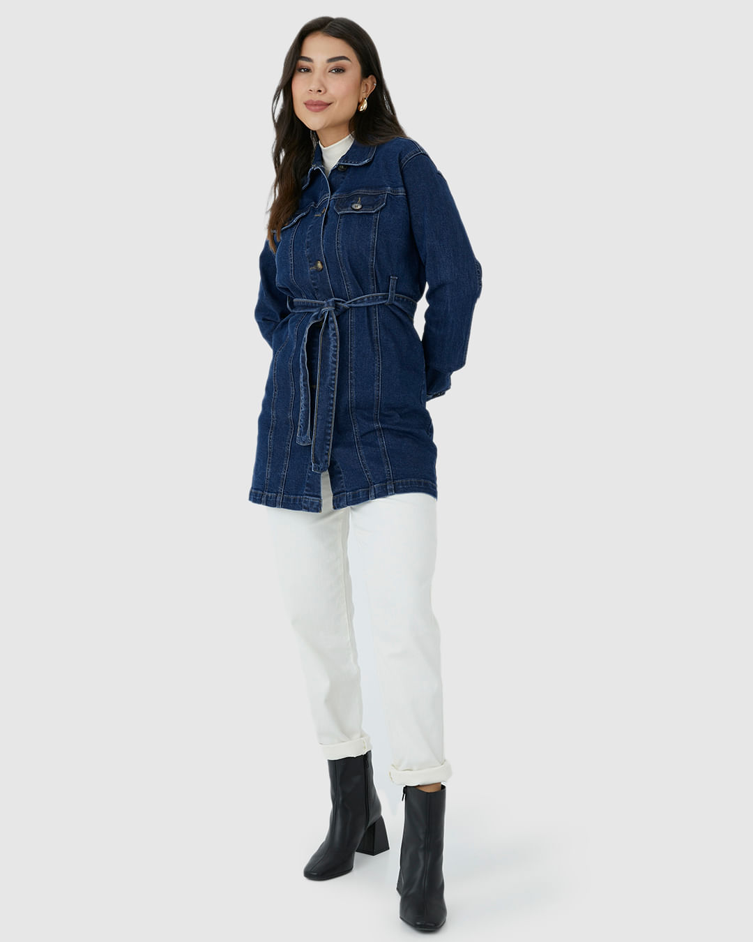 Jaqueta Feminina Alongada com Cinto em Jeans com Elastano