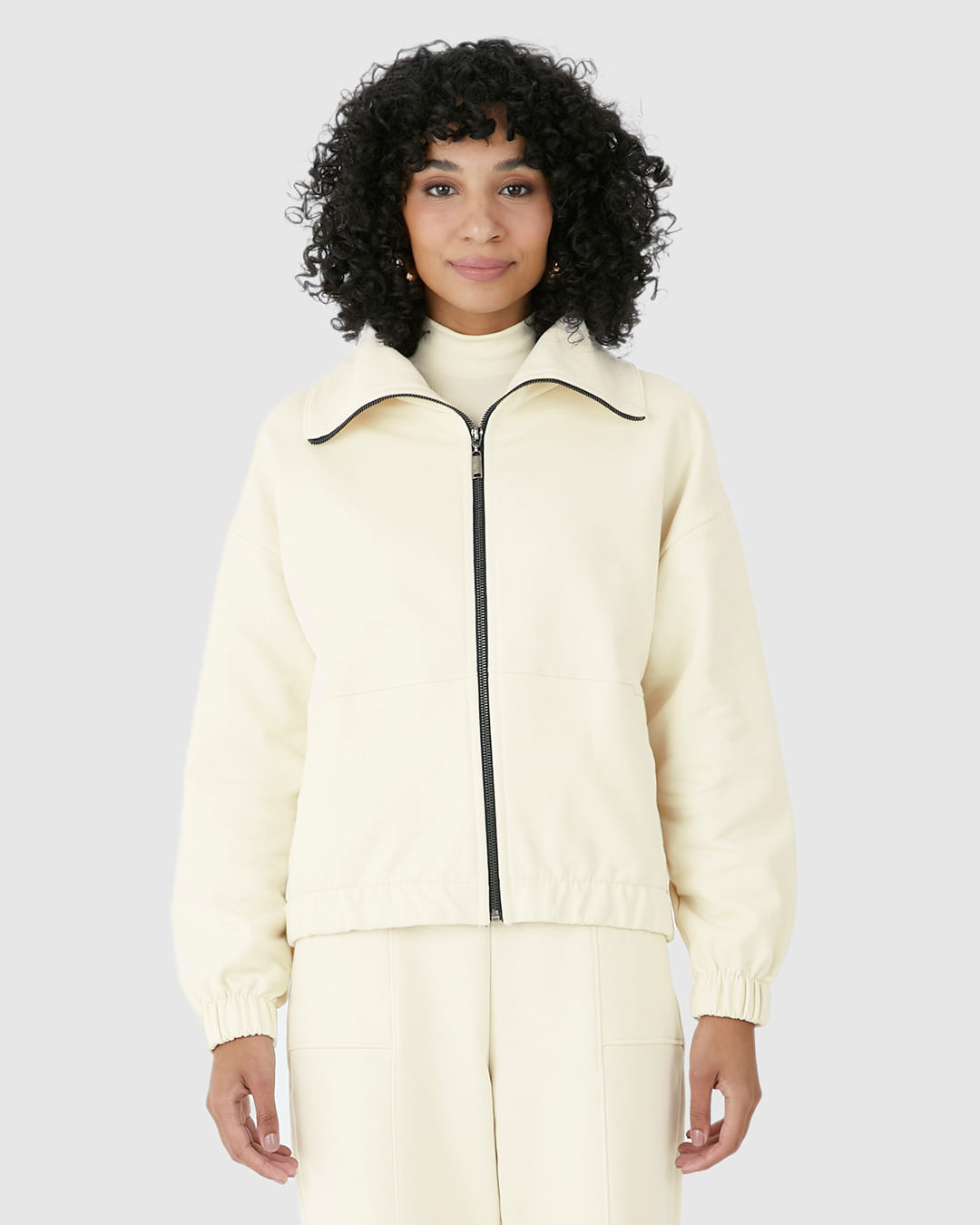 Jaqueta Feminina Bomber Gola Diferenciada Em Moletom Flanelado - Imagem 14