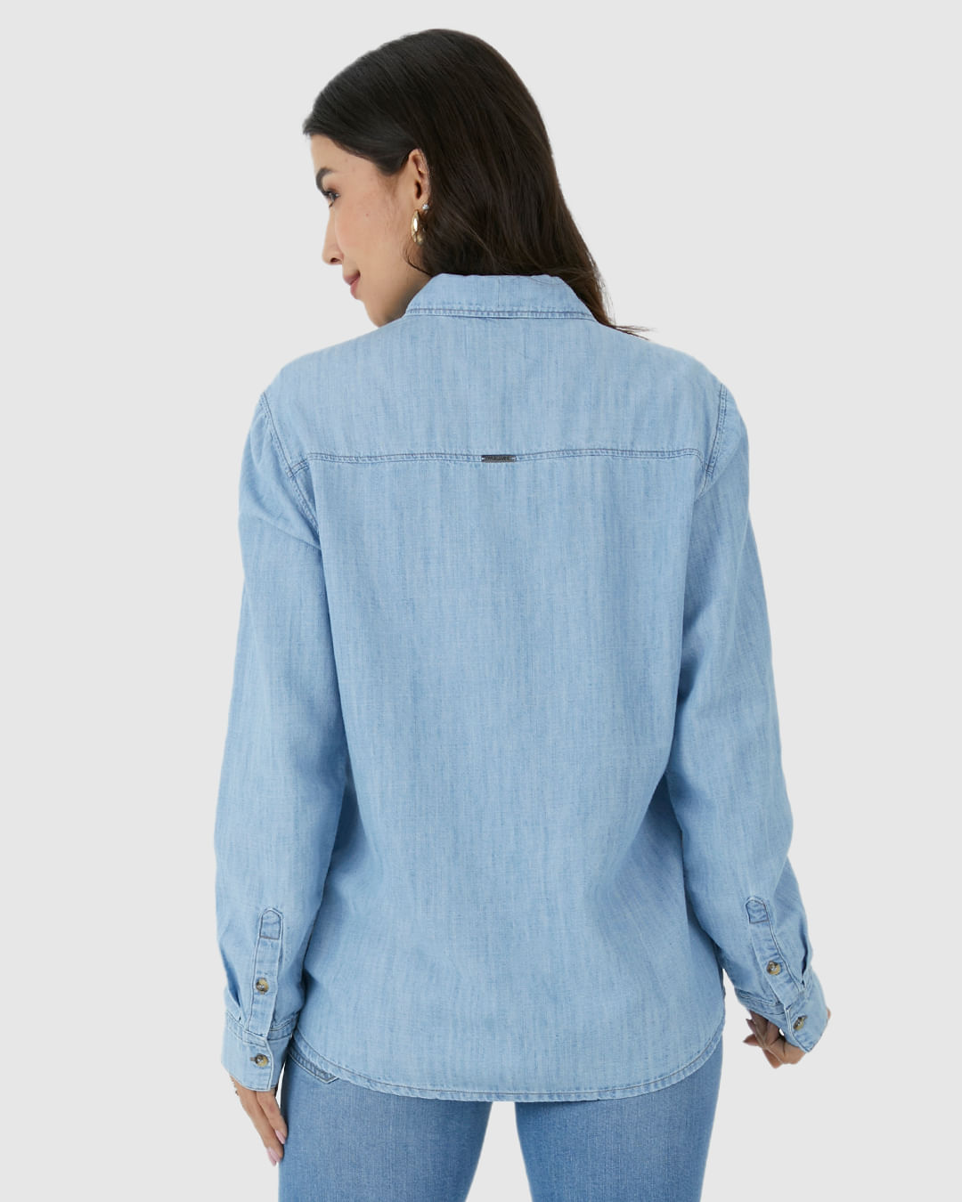 Camisa Feminina Tradicional Abertura Botões Internos Em Jeans Leve - Imagem 5