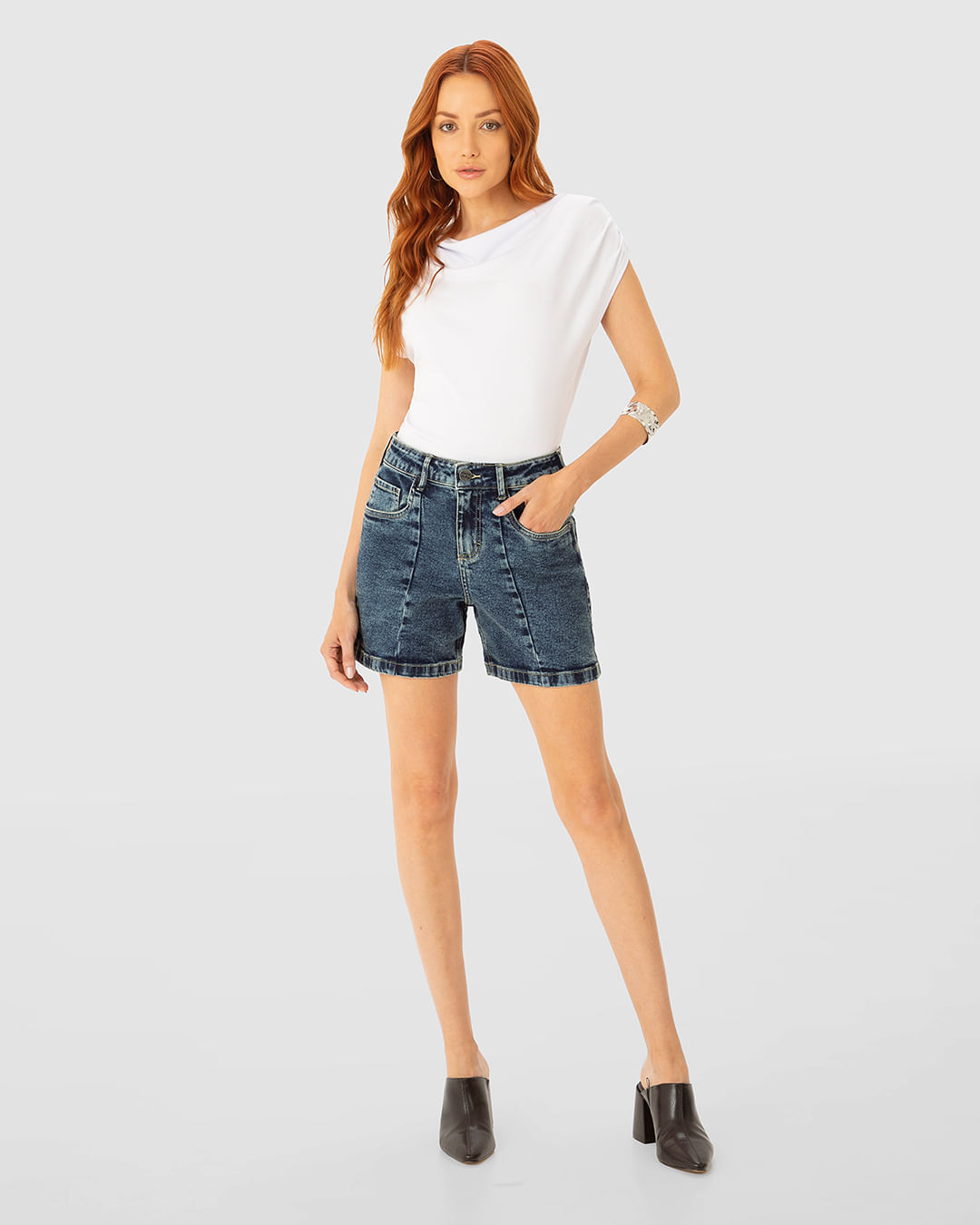Shorts Feminino Boyfriend Recorte Frontal Em Jeans Com Elastano - ENFIM - Imagem 4