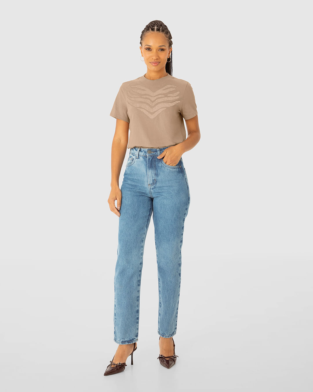 T-Shirt Feminina Slim Estampa Desenho Orgânico em Algodão - ENFIM
