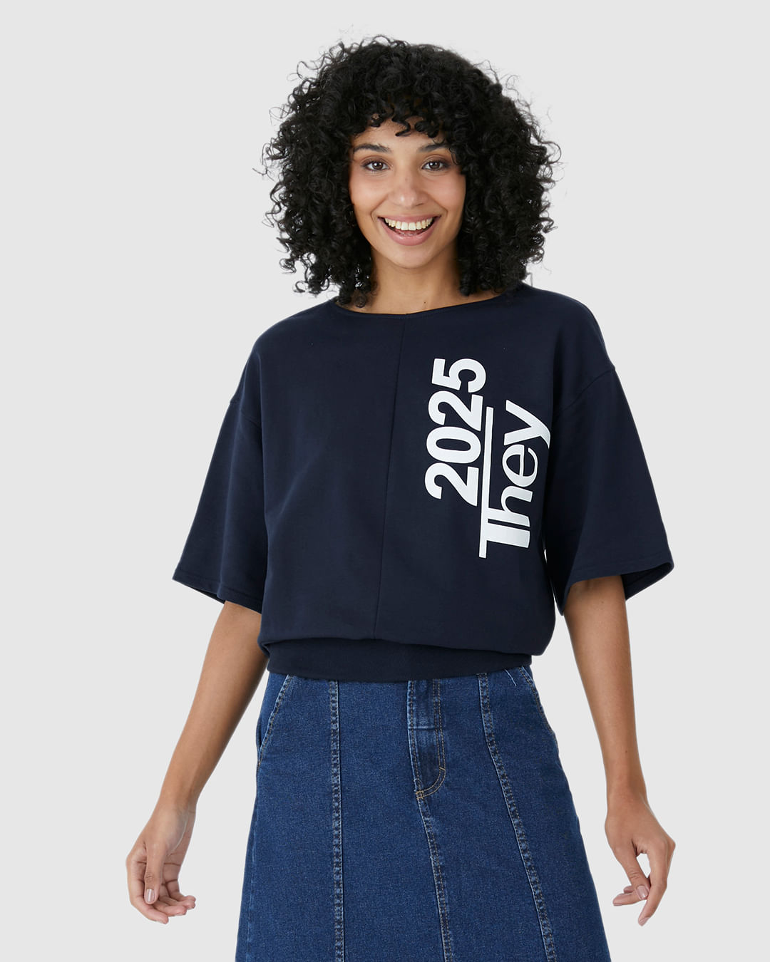Blusa Ampla Feminina Estampa Frontal em Moletinho