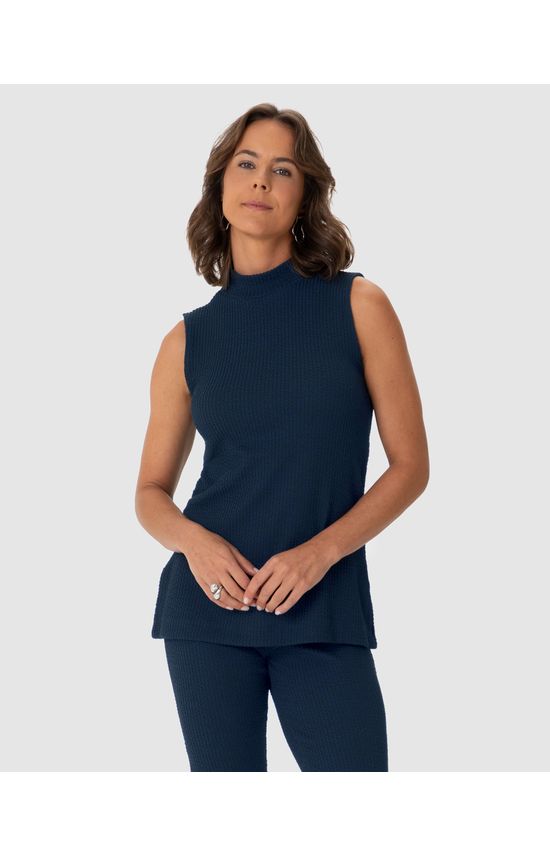 Regata Feminina Alongada Gola Alta Fenda Lateral Em Malha Texturizada