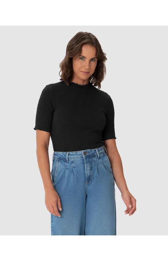 Blusa Feminina Gola Alta Manga Curta Em Jacquard Texturizado