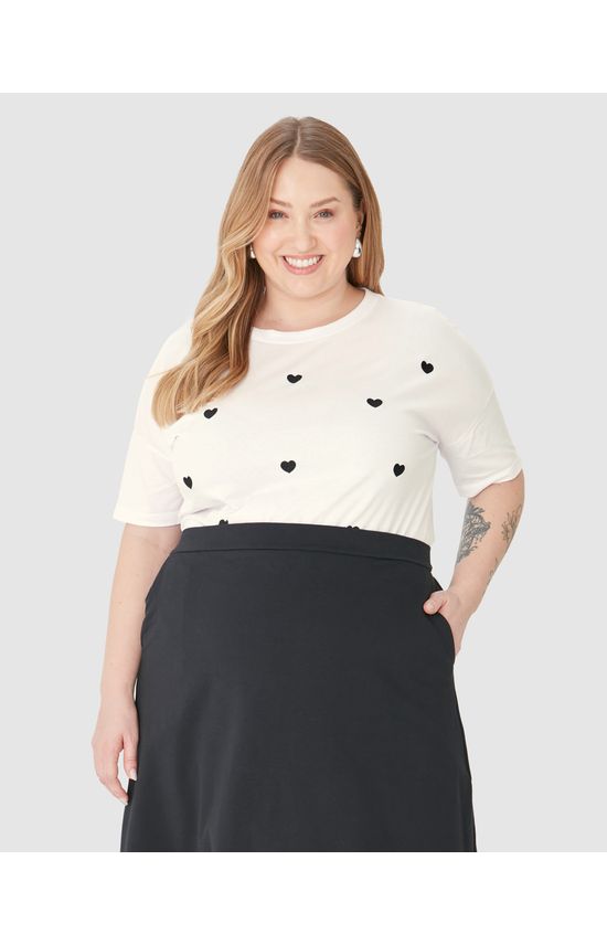 Camiseta Feminina Plus Size Ampla Bordado Frontal Em Algodão
