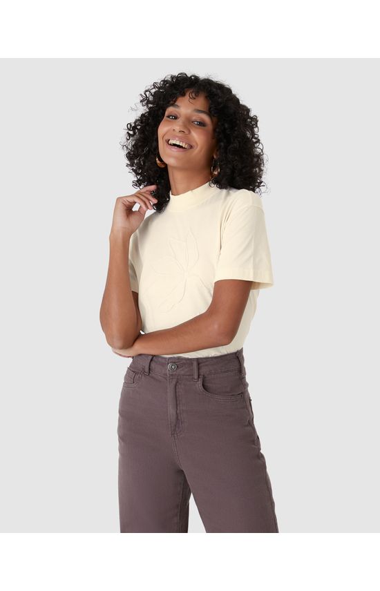 Camiseta Feminina Gola Alta Estampa Ilustrativa Em Algodão