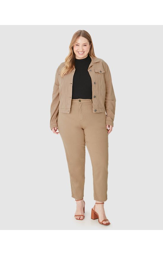 Calça Feminina Plus Size Mom Bolso Funcional Em Sarja Com Elastano