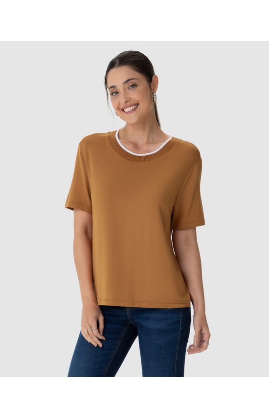 Blusa Básica Feminina Decote Retilínea Em Moletinho De Viscose