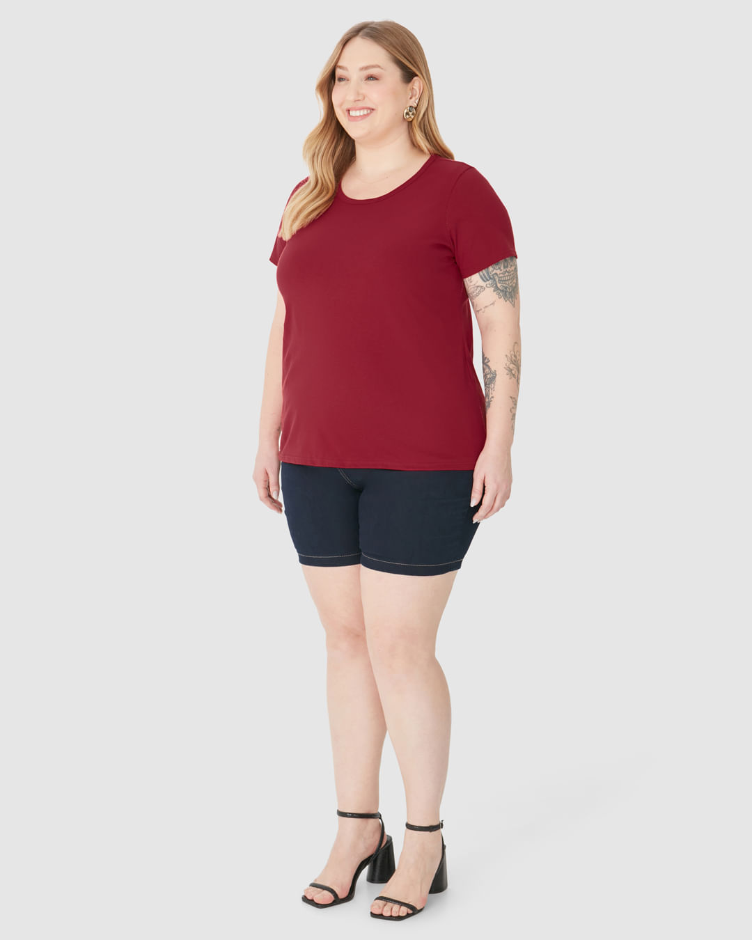 Blusa Básica Feminina Plus Size Decote Redondo Em Algodão - Imagem 12