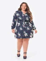 Mulher usa vestido estampado de moda plus size feminina Malwee
